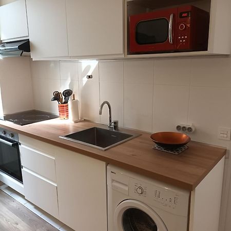 Appartement T2 Renove, Centre-Ville Hendaye, Proche Baie, Sans Ascenseur, Balcon, Calme, Wifi Non Inclus - Fr-1-239-850 Luaran gambar