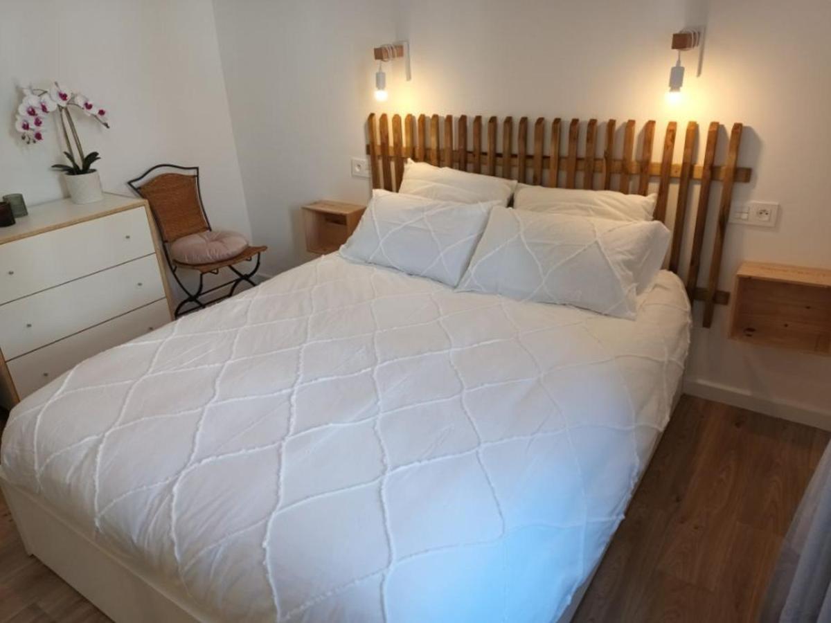Appartement T2 Renove, Centre-Ville Hendaye, Proche Baie, Sans Ascenseur, Balcon, Calme, Wifi Non Inclus - Fr-1-239-850 Luaran gambar